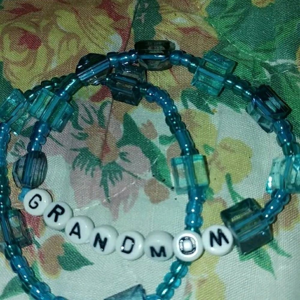 Handmade Customized Name bracelet - Picture 3 of 7
